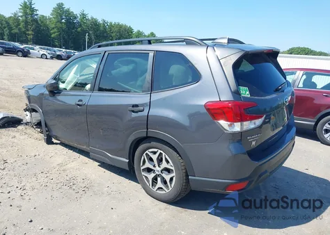 2021 Subaru Forester Premium z USA, uszkodzony, nr VIN JF2SKAFC8MH569875